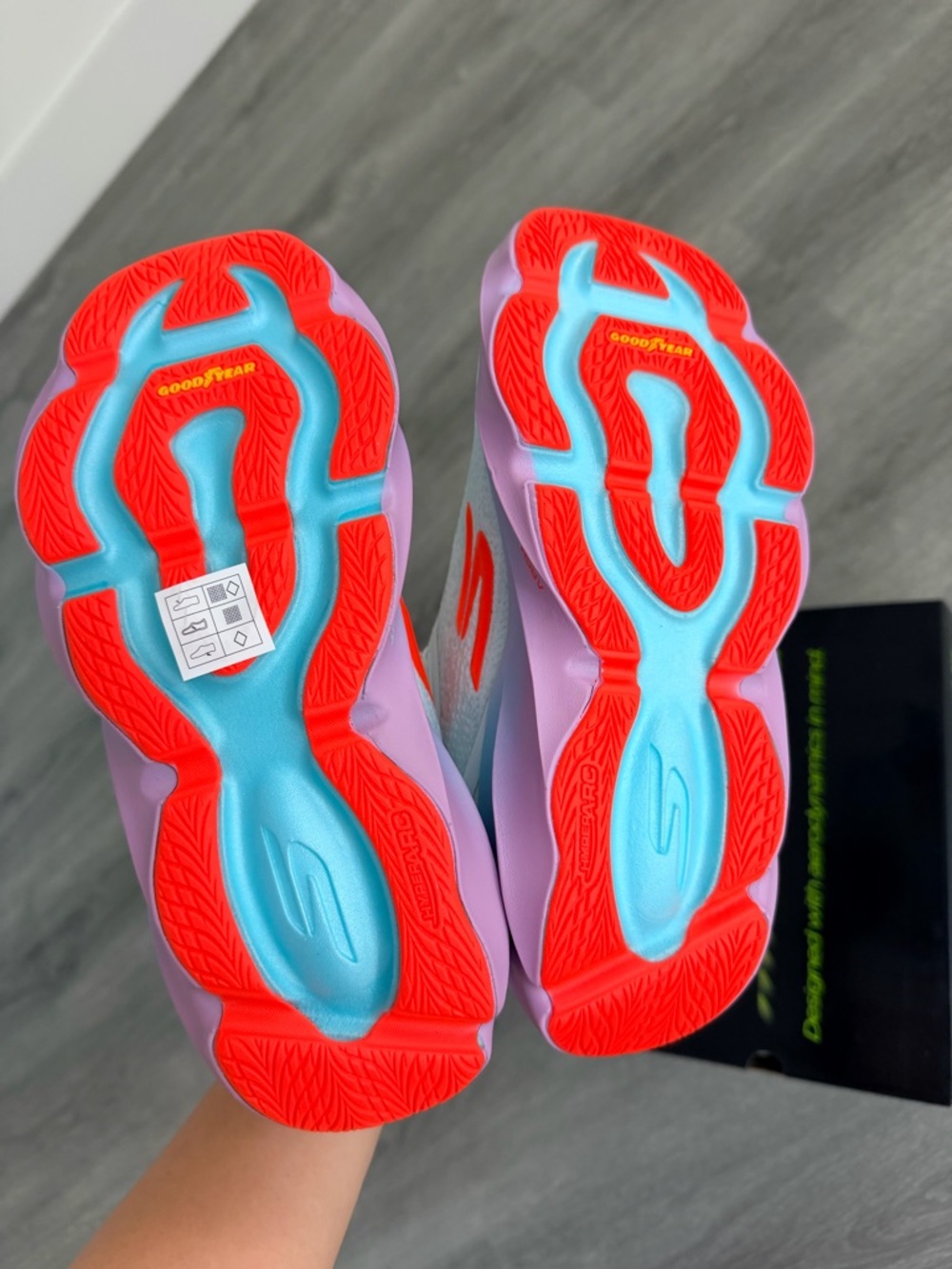 NWT! Skechers Women’s Slip On Aero Burst - Picture 9 of 10